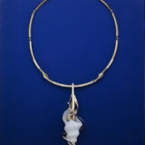 貝のネックレス